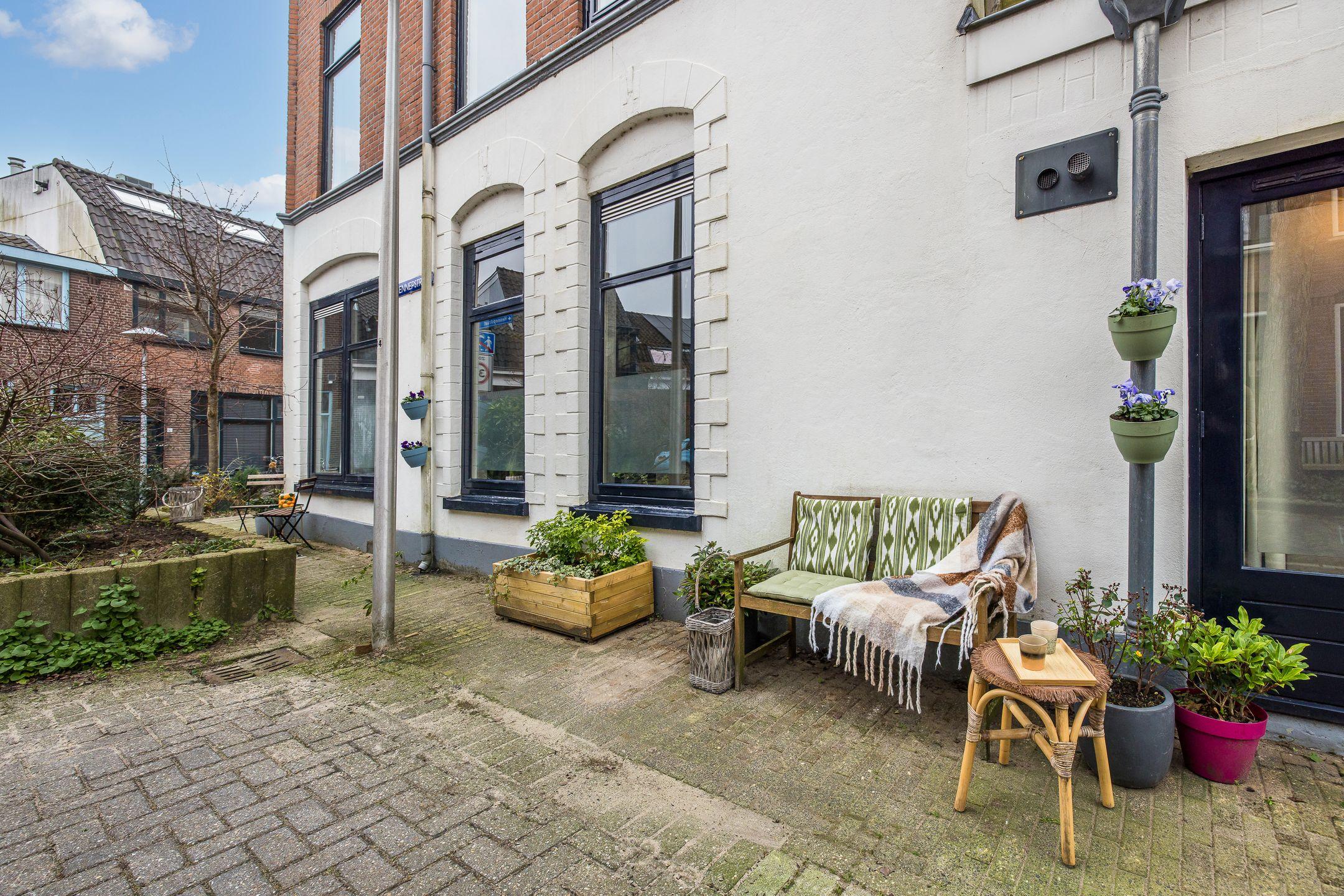 show all photos of Hennepstraat