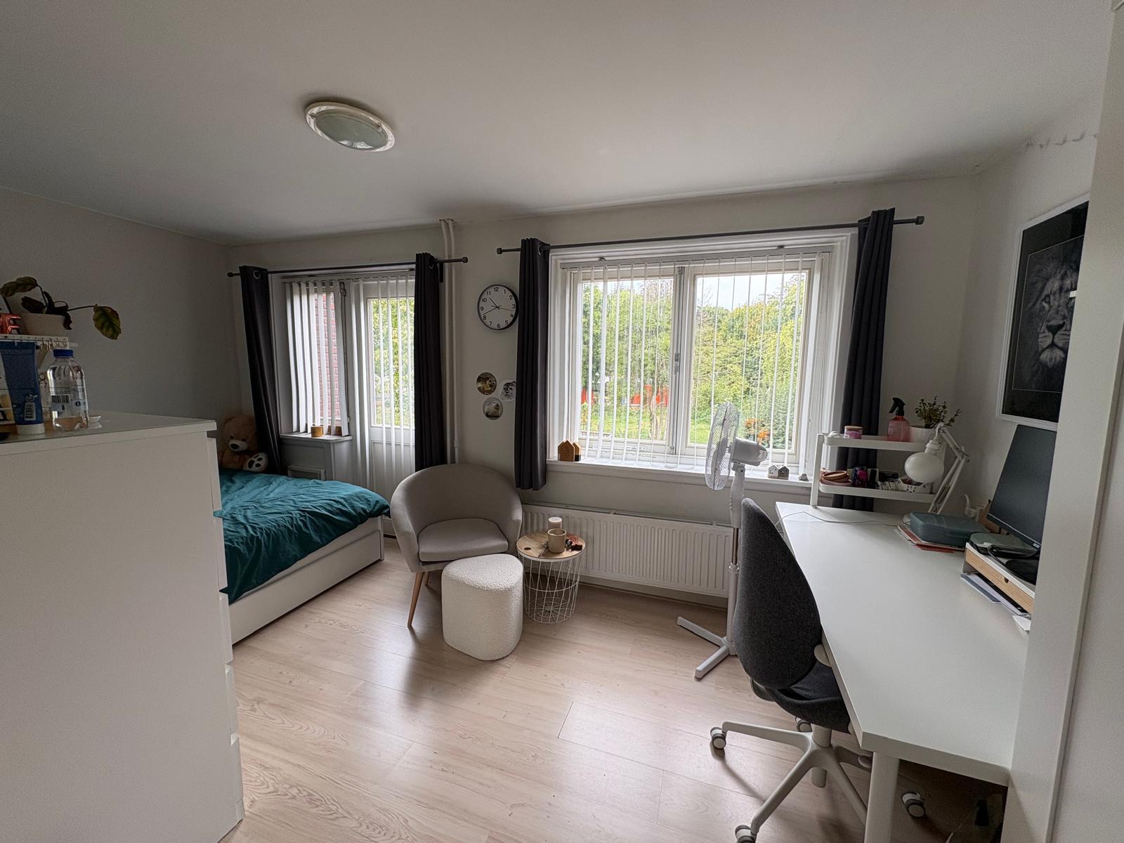 show all photos of Emmastraat