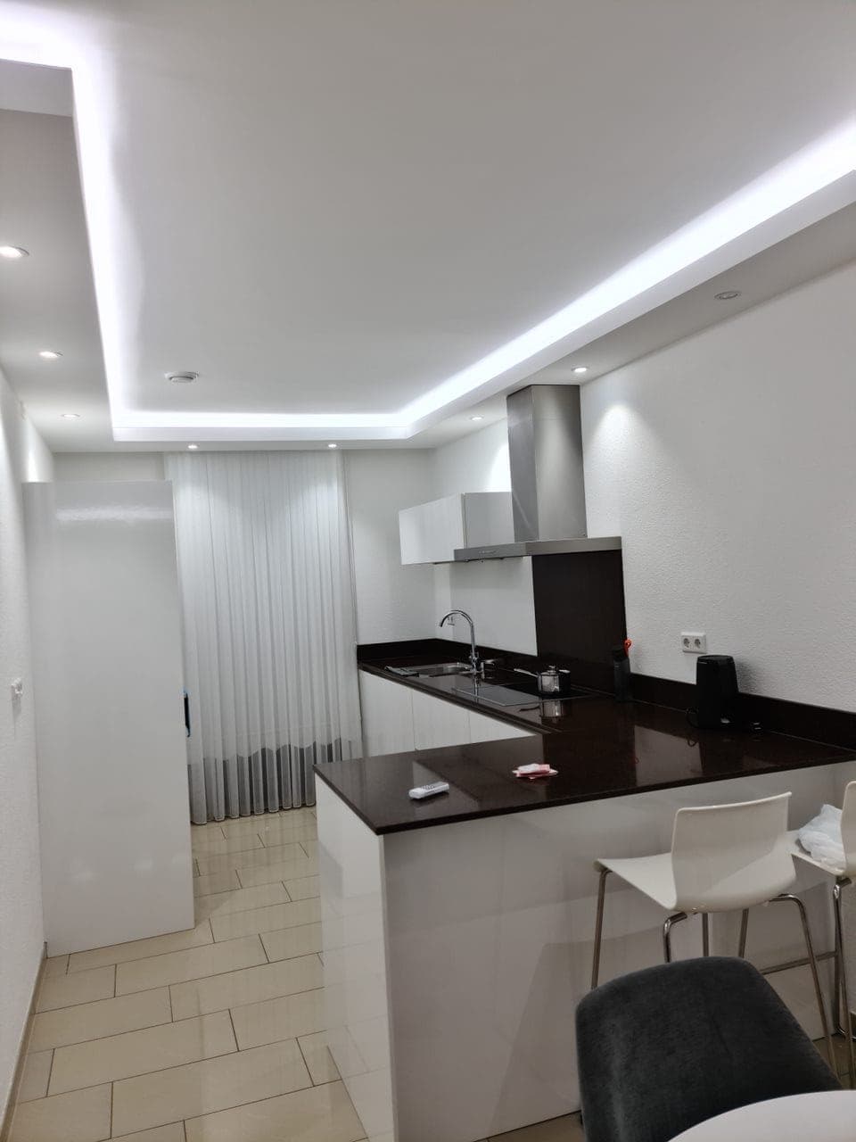 show all photos of Amerikalaan