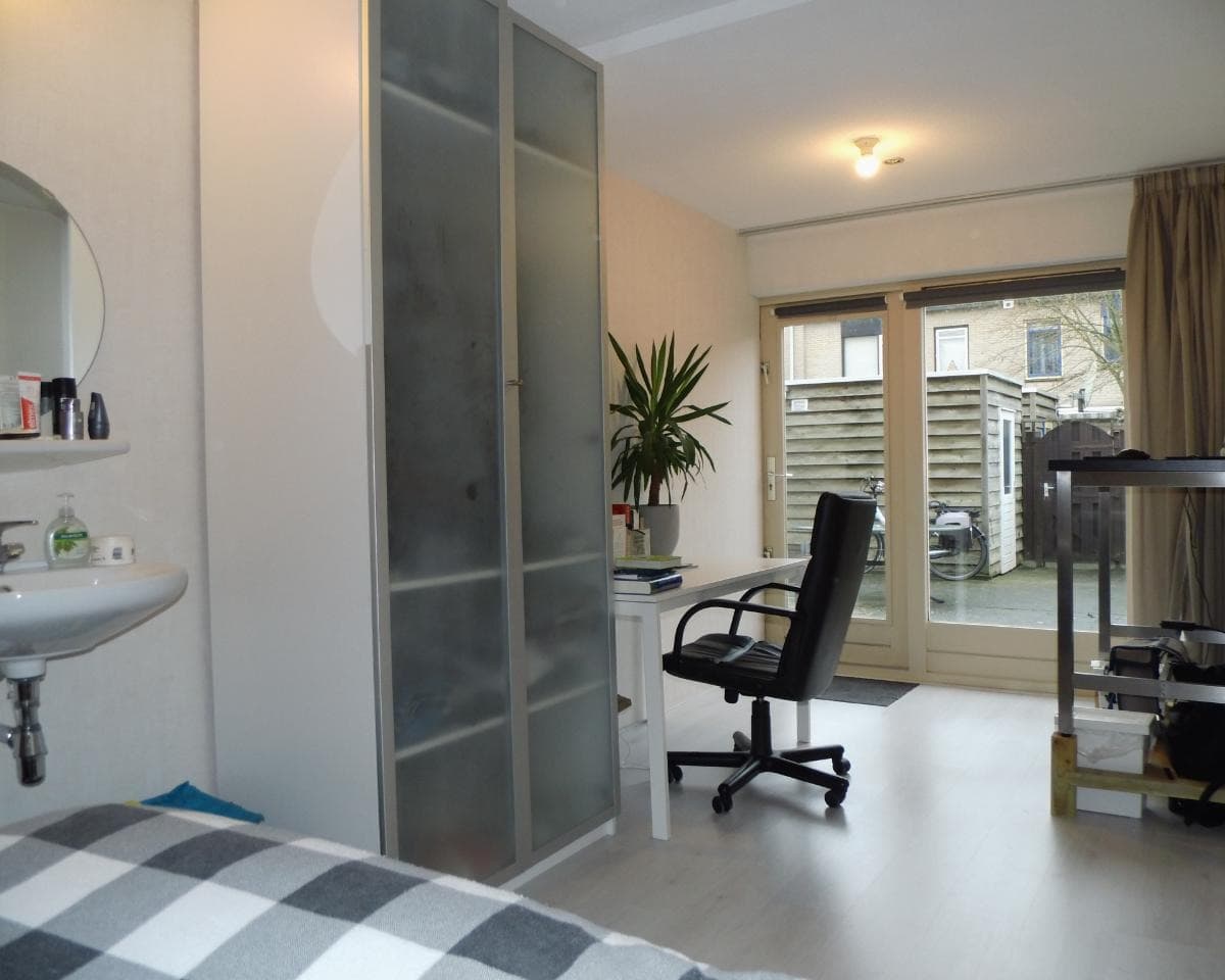 show all photos of Louis de Funesstraat