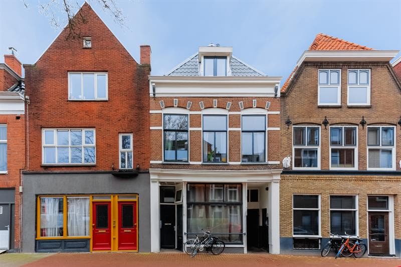 show all photos of Bloemstraat