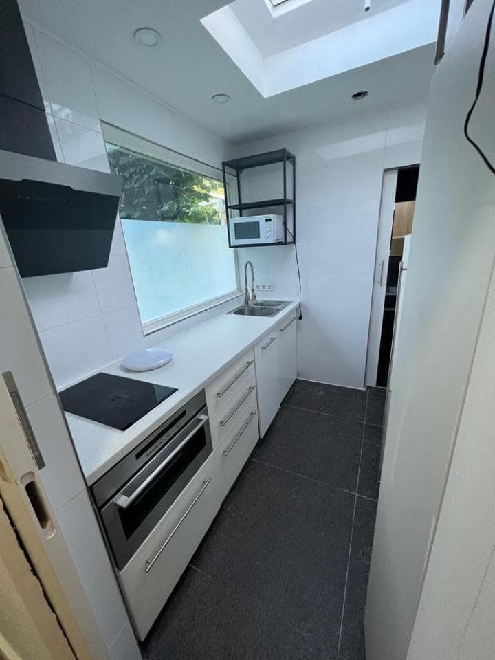 show all photos of Aalsmeerderweg