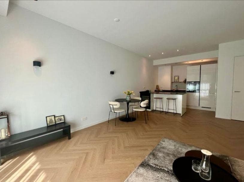 show all photos of Burgemeester Rijnderslaan