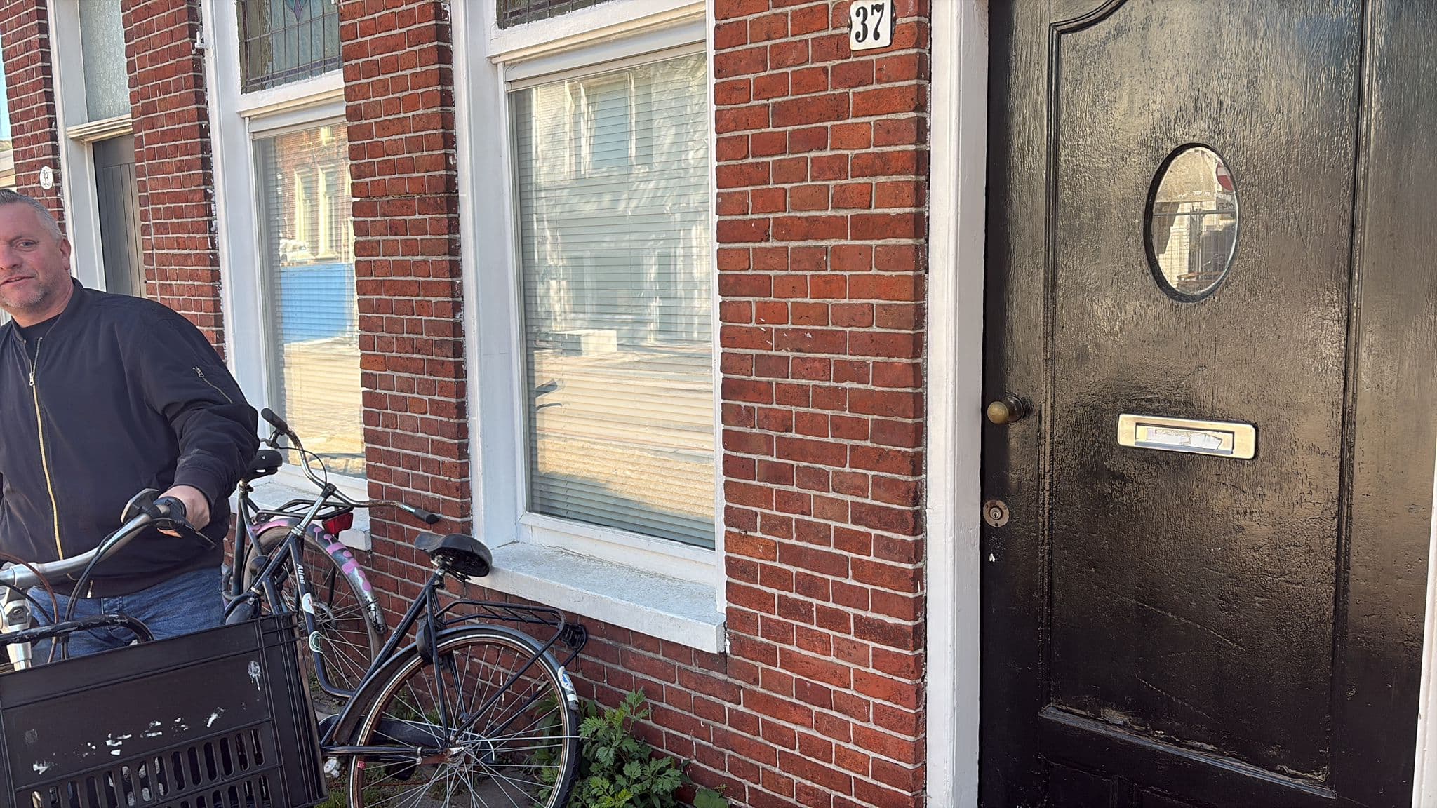 show all photos of Kerklaan