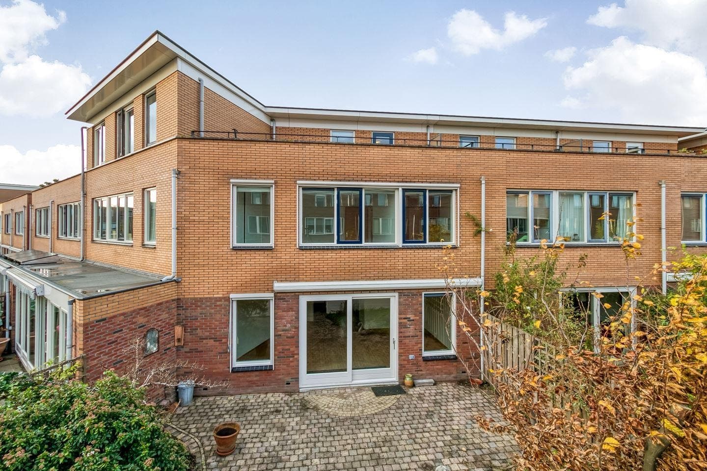 show all photos of Kraanbaan