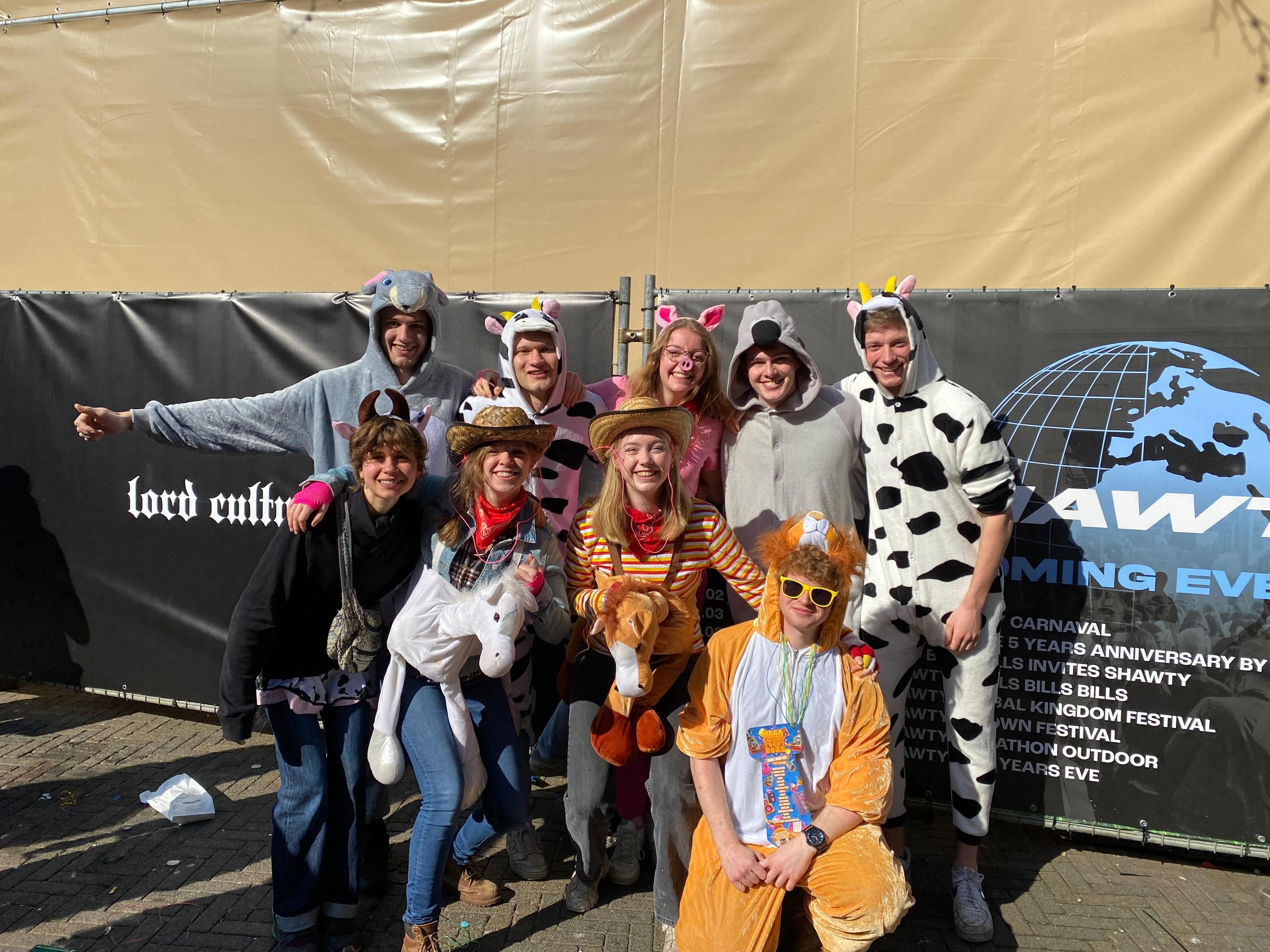 show all photos of Calslaan