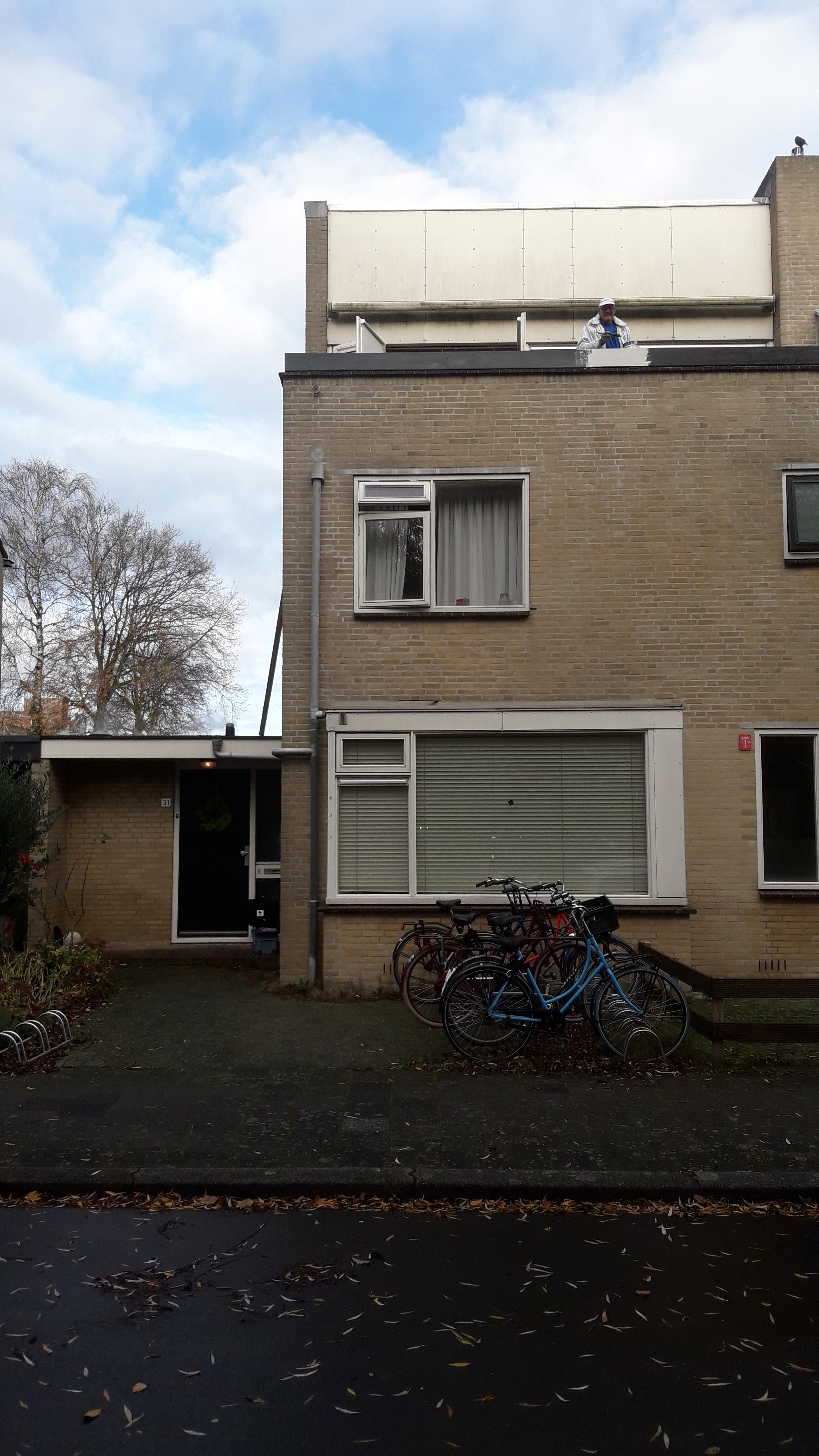 show all photos of Saturnuslaan