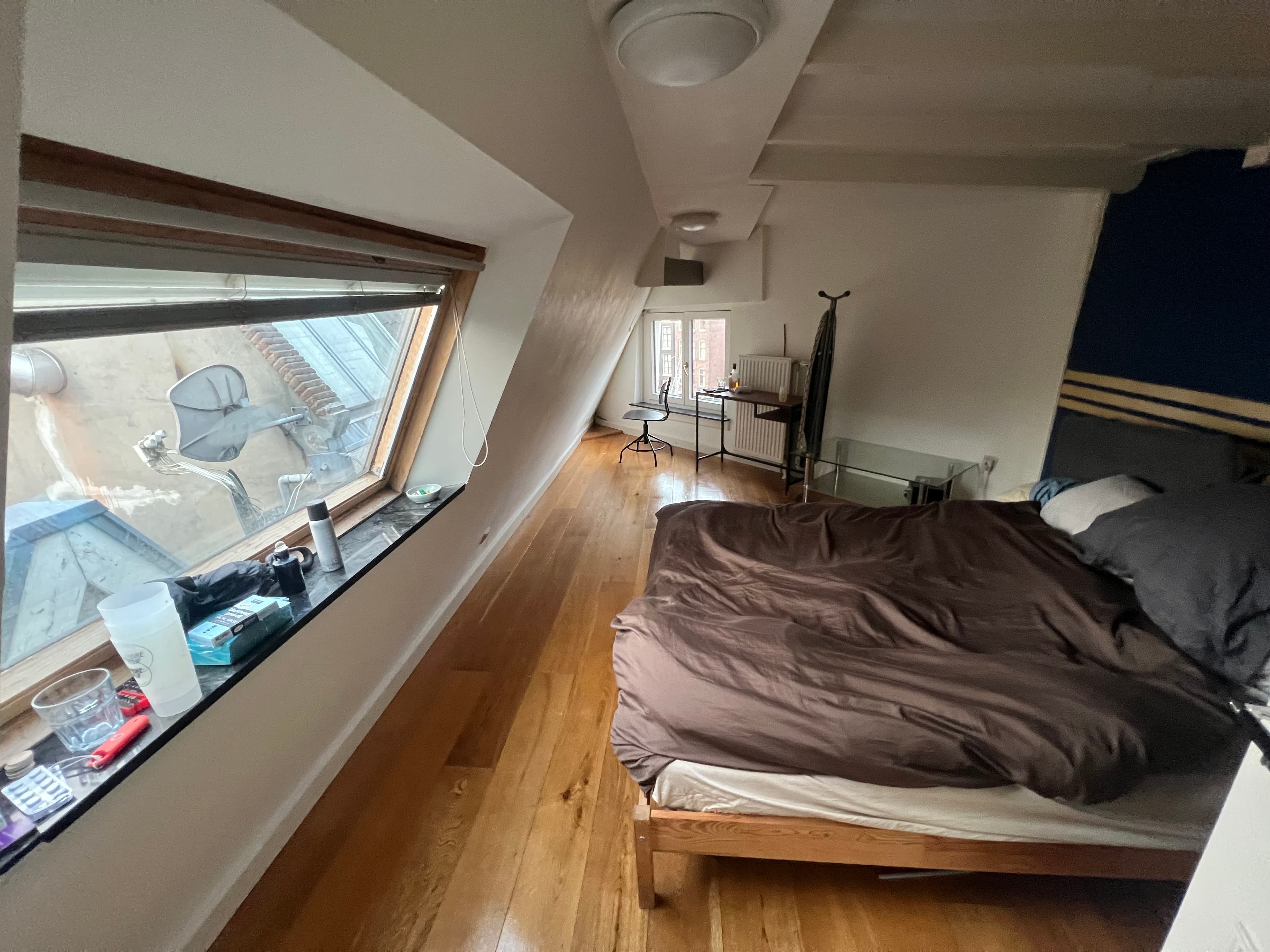 show all photos of Nieuwezijds Voorburgwal