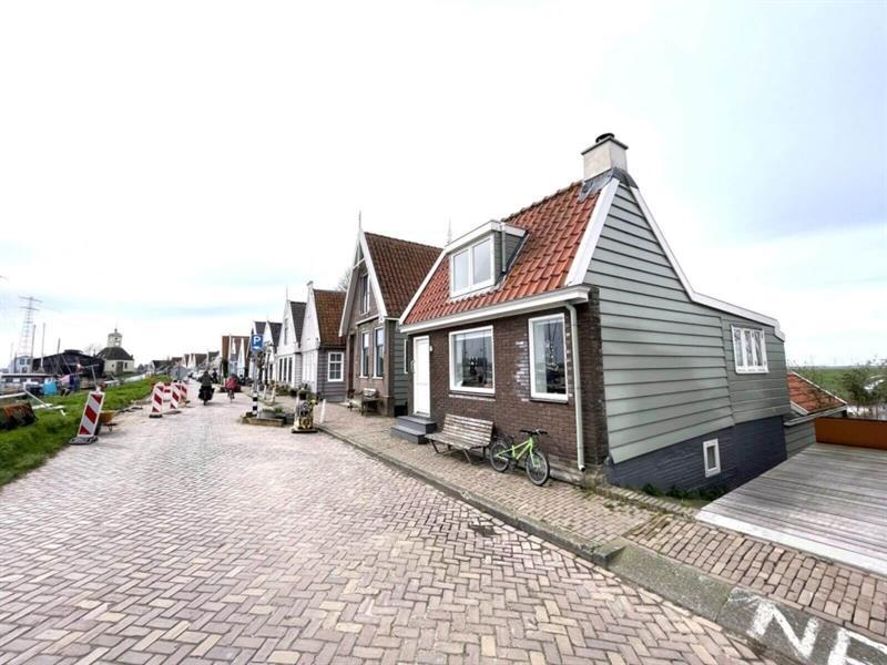 show all photos of Durgerdammerdijk