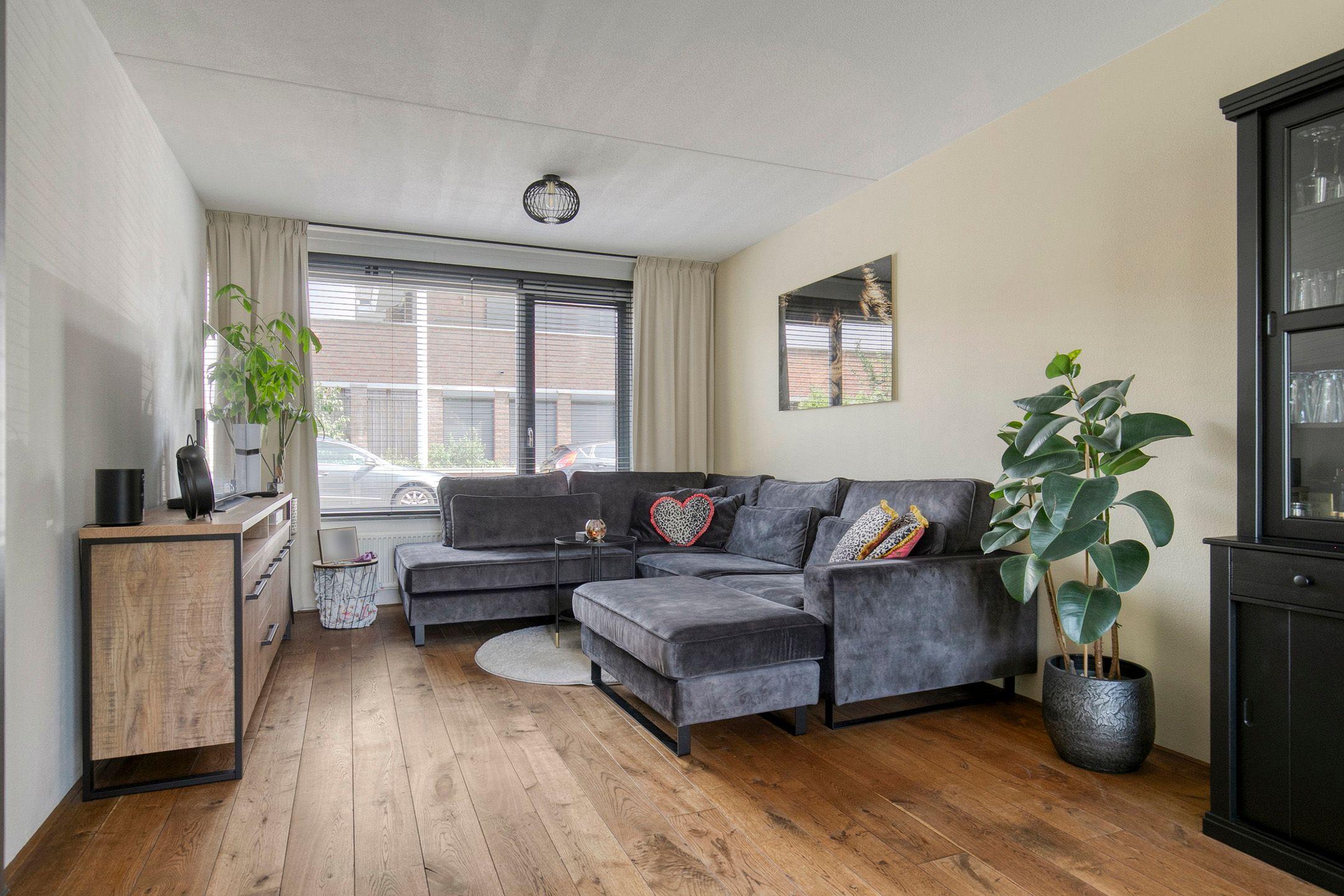 show all photos of Molstraat