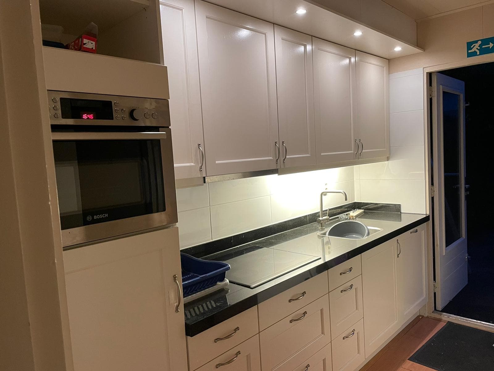 show all photos of Weytackers