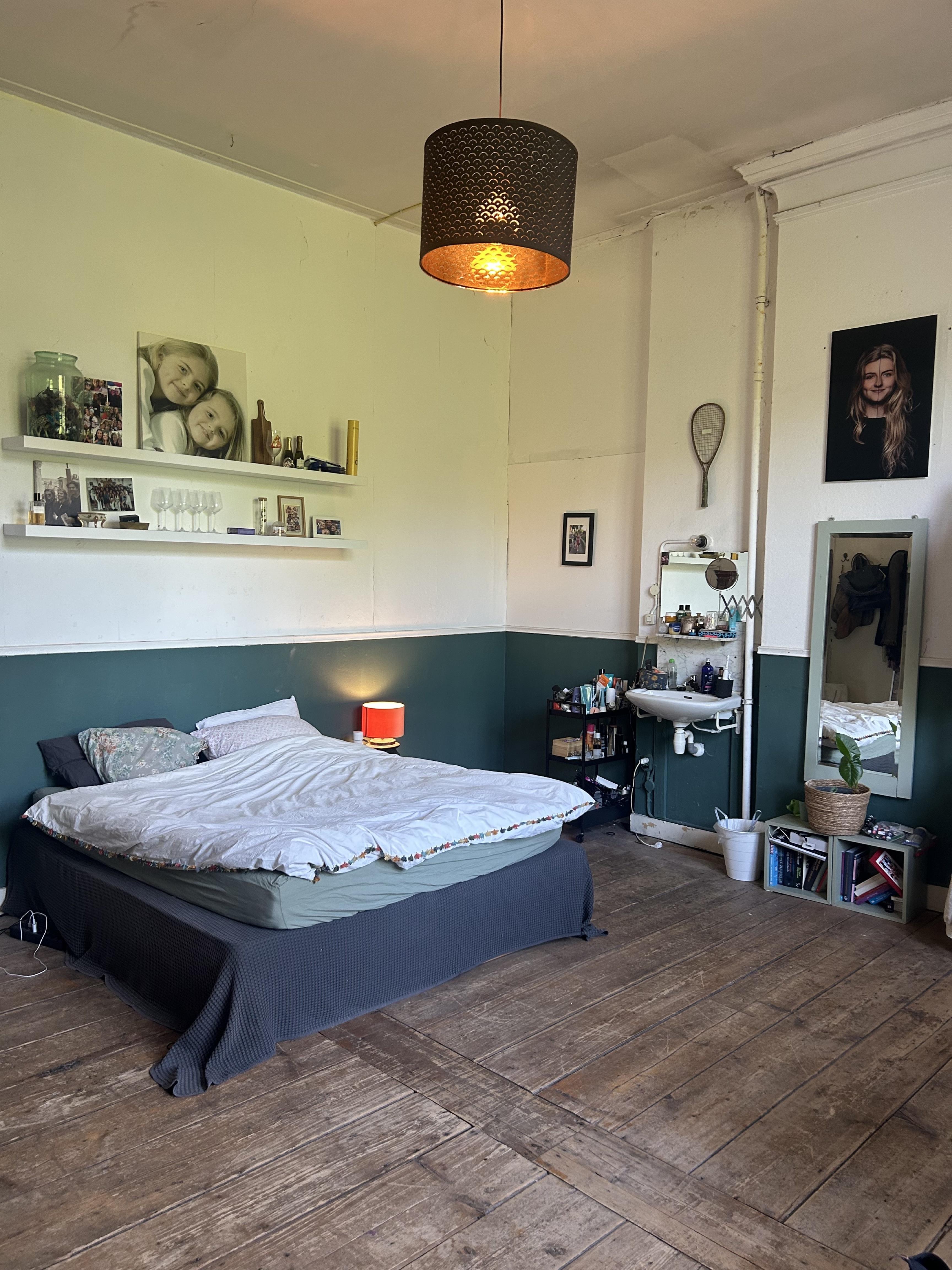 show all photos of Nieuwegracht