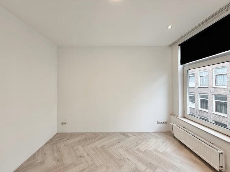 show all photos of Albert Cuypstraat
