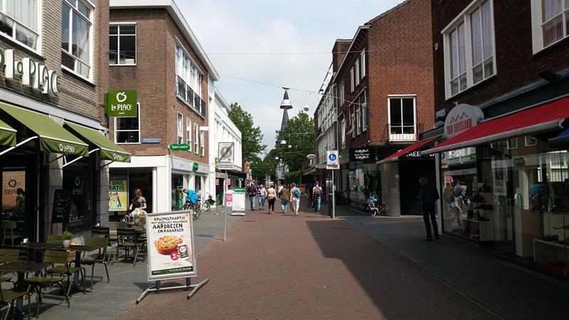 show all photos of Raadhuisstraat