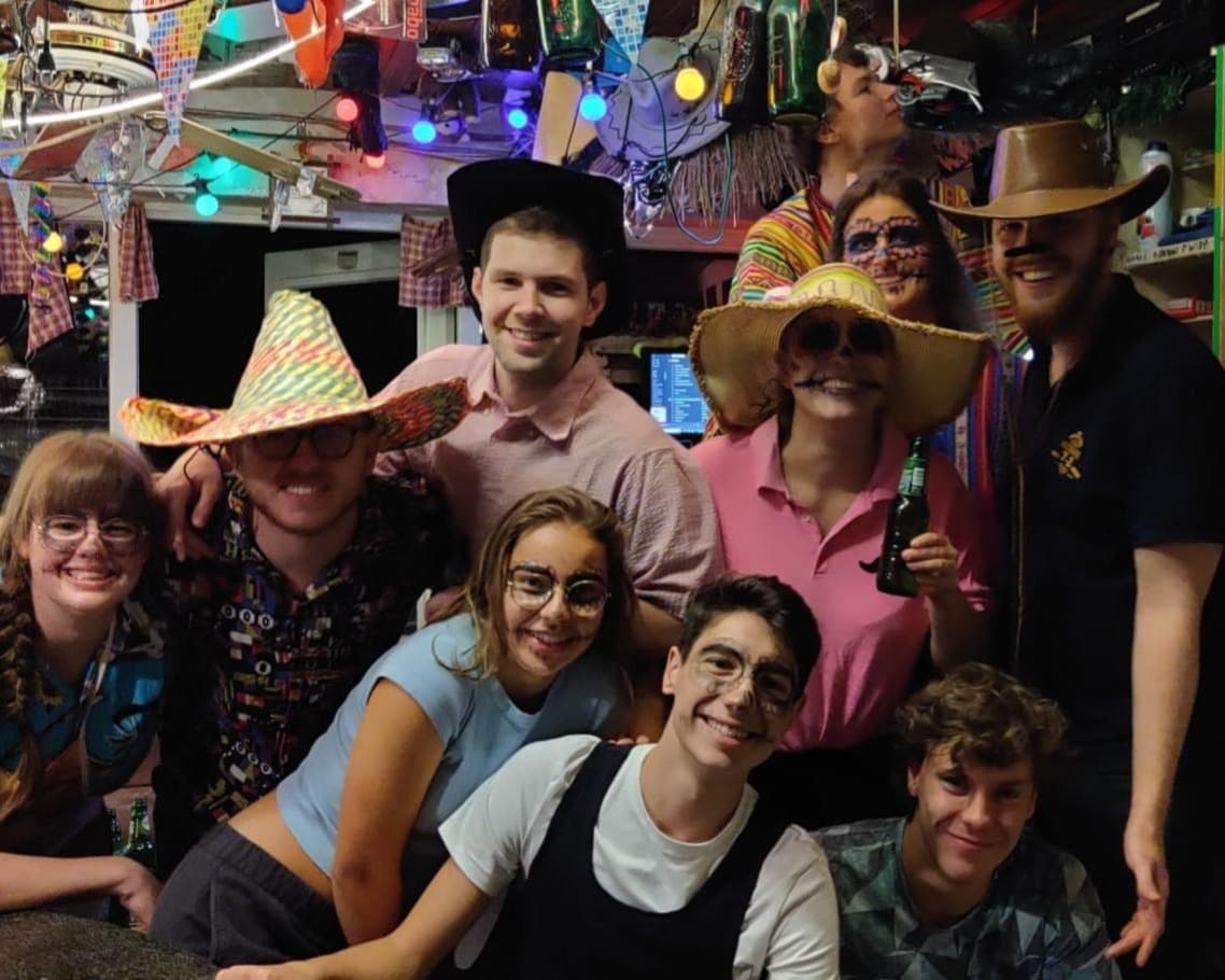 show all photos of Calslaan