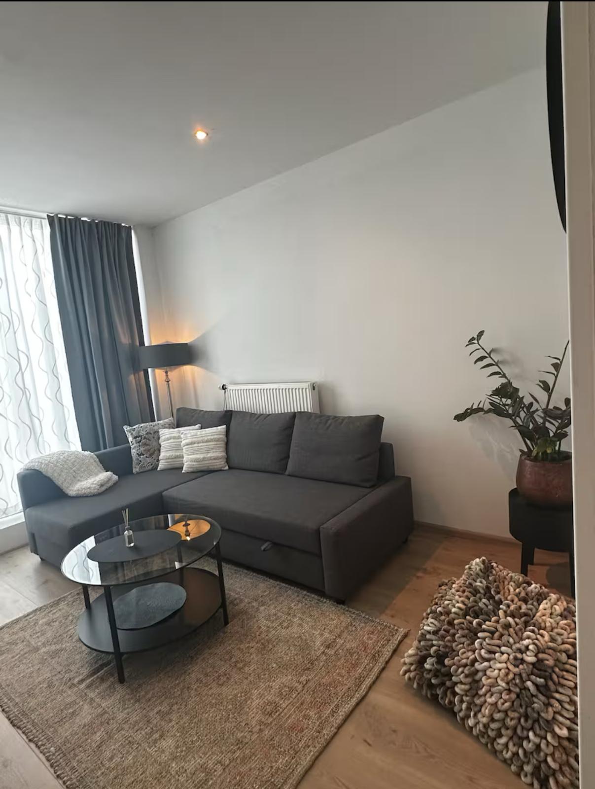 show all photos of Mangostraat