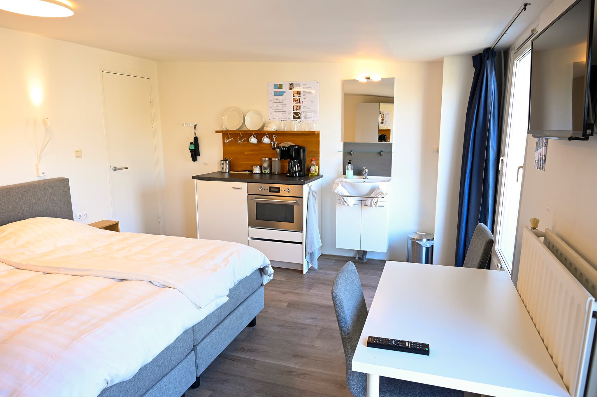 show all photos of Eerste Helmersstraat