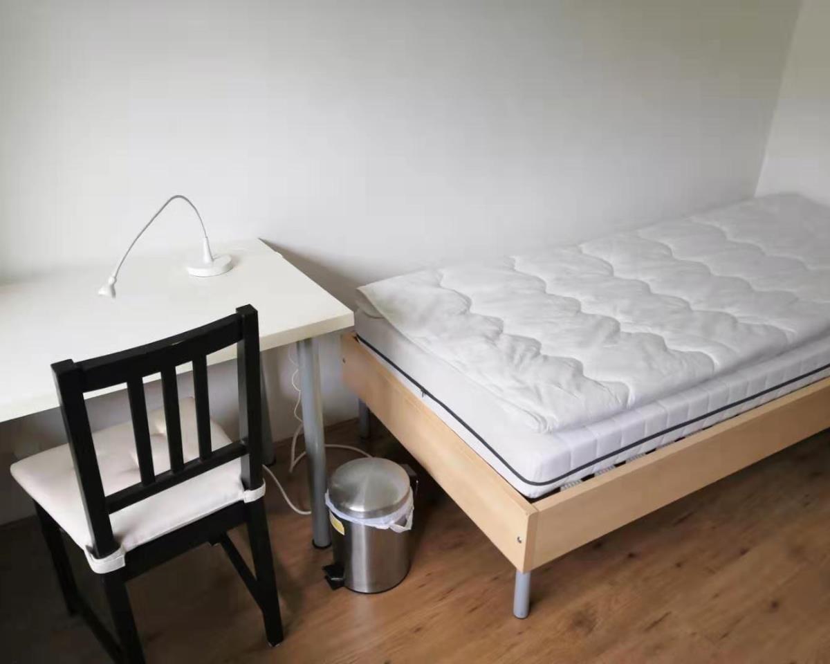 show all photos of Johan Ramaerstraat