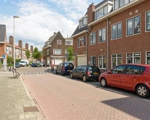 show all photos of Bakhuizen van den Brinkstraat